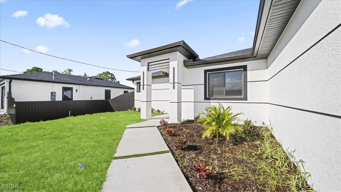 4609 Hanna Avenue N, Lehigh Acres, FL 33971 - Image #1