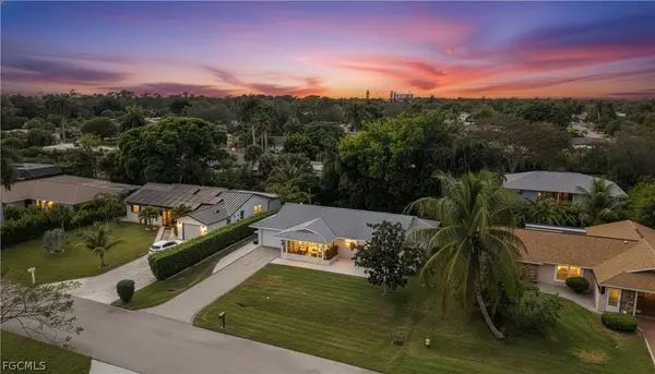 939 Bluebird Street, Naples, FL 34104