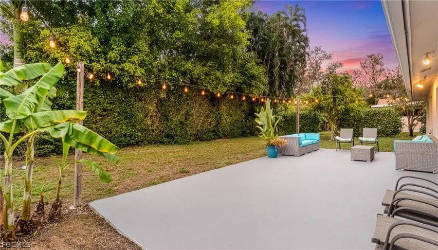 939 Bluebird Street, Naples, FL 34104 - #3