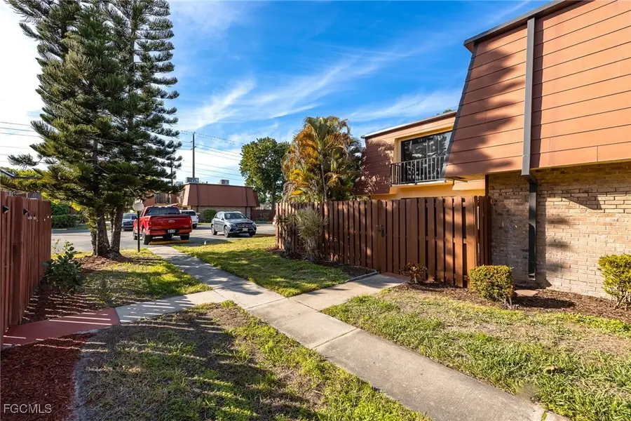 1550 Park Meadows Drive #2, Fort Myers, FL 33907 - Image #3