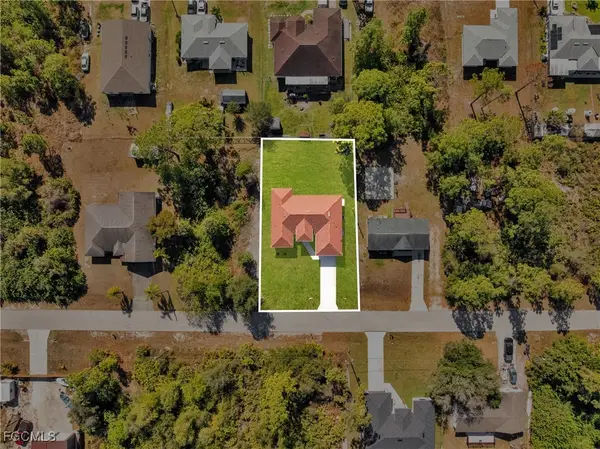 2909 9th Street W, Lehigh Acres, FL 33971