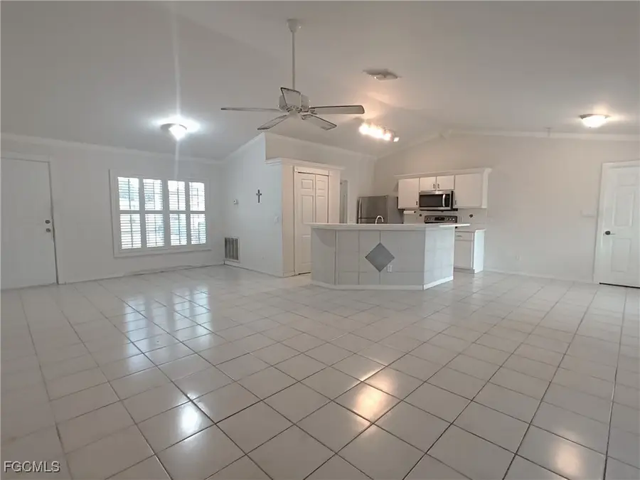 2727 SE 8th Avenue, Cape Coral, FL 33904 - Image #2