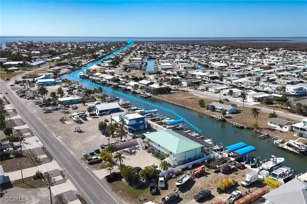 3211 Stringfellow Road #105, St James City, FL 33956