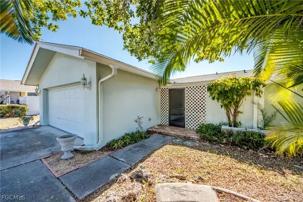 846 Xavier Avenue N, Fort Myers, FL 33919