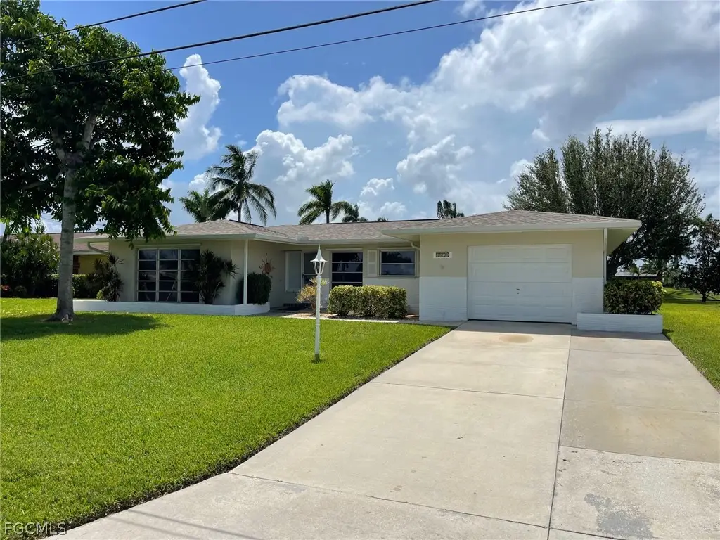 1040 SE 43rd Street, Cape Coral, FL 33904 - #1