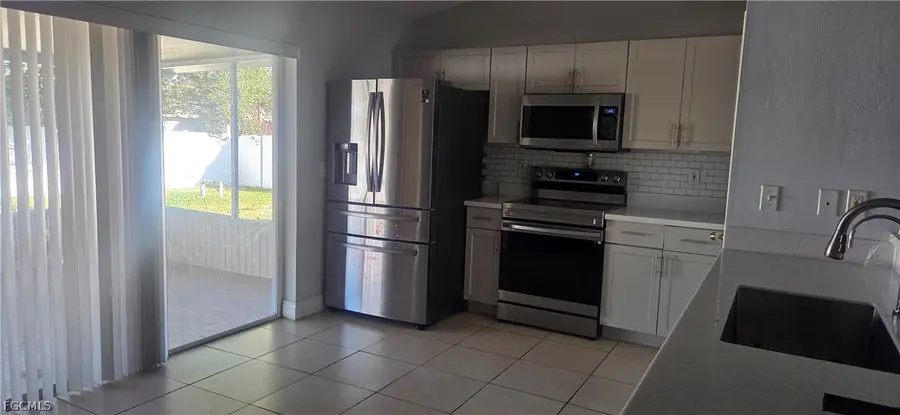 901 SW 11th Place, Cape Coral, FL 33991 - Image #2