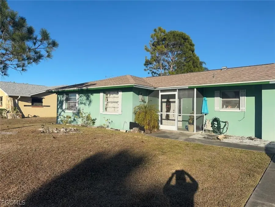 2202 Parkview Drive, Fort Myers, FL 33905 - Image #2