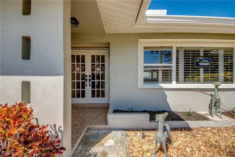 917 SE 43rd Terrace, Cape Coral, FL 33904 - #2