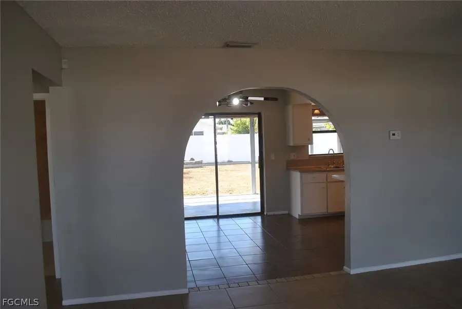 1424 Carmelle Drive, Fort Myers, FL 33919 - Image #3