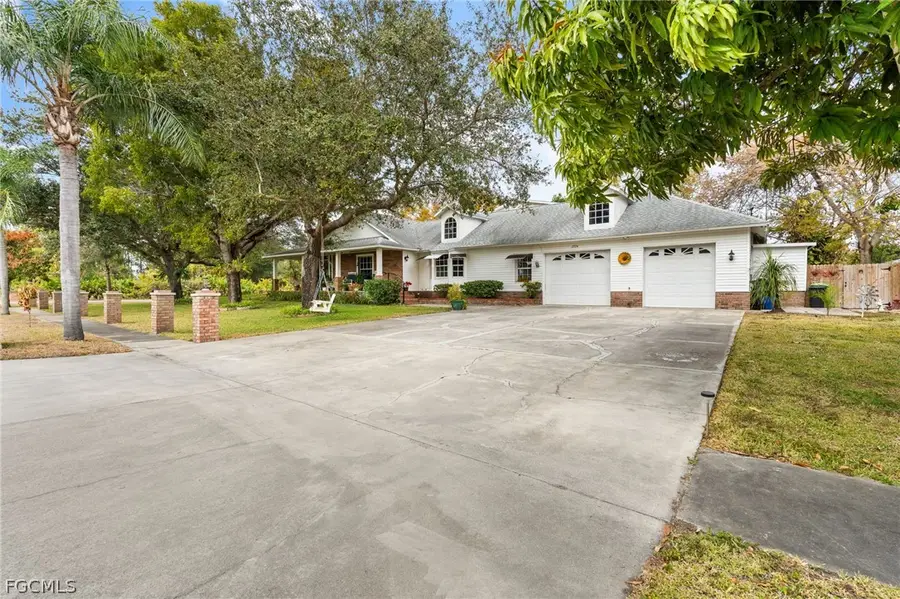 2724 3rd Street Sw, Lehigh Acres, FL 33976 - #2