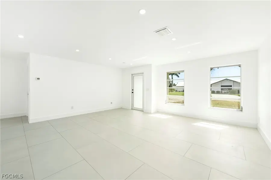 2031 SE 25th Lane, Cape Coral, FL 33904 - #3