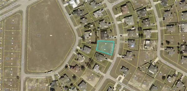 3006 NW Douglas Circle, Cape Coral, FL 33993