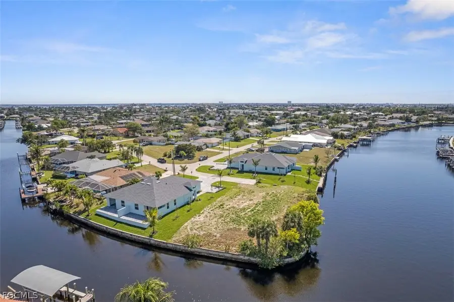 1105 SE 38th Street, Cape Coral, FL 33904 - #2