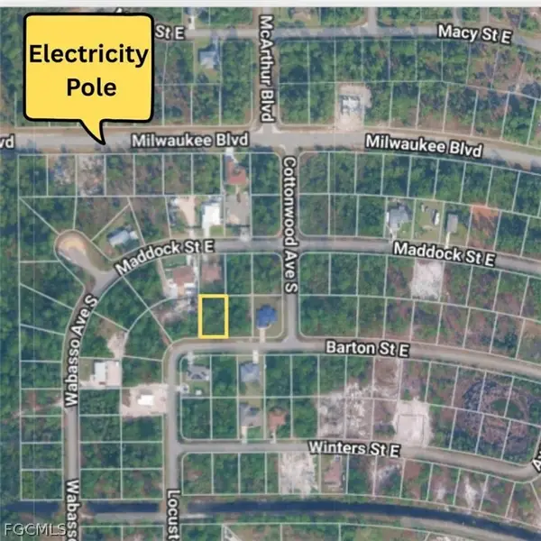 915 Barton Street E, Lehigh Acres, FL 33974