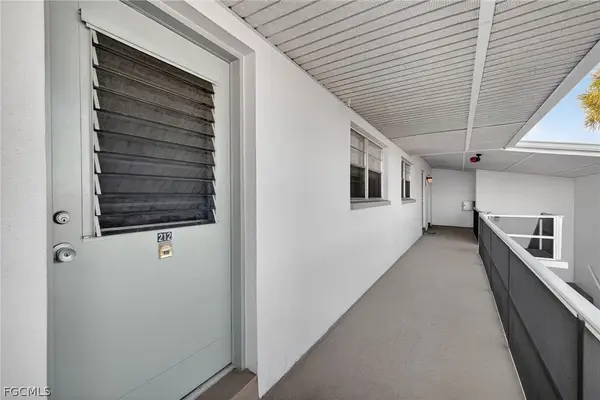 708 Victoria Drive #212, Cape Coral, FL 33904