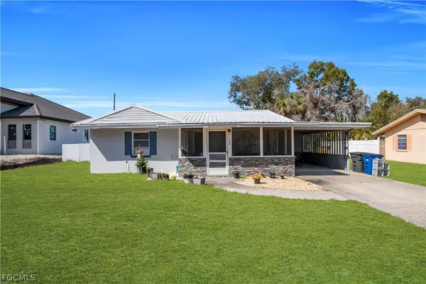 102 Crescent Lake Drive, North Fort Myers, FL 33917