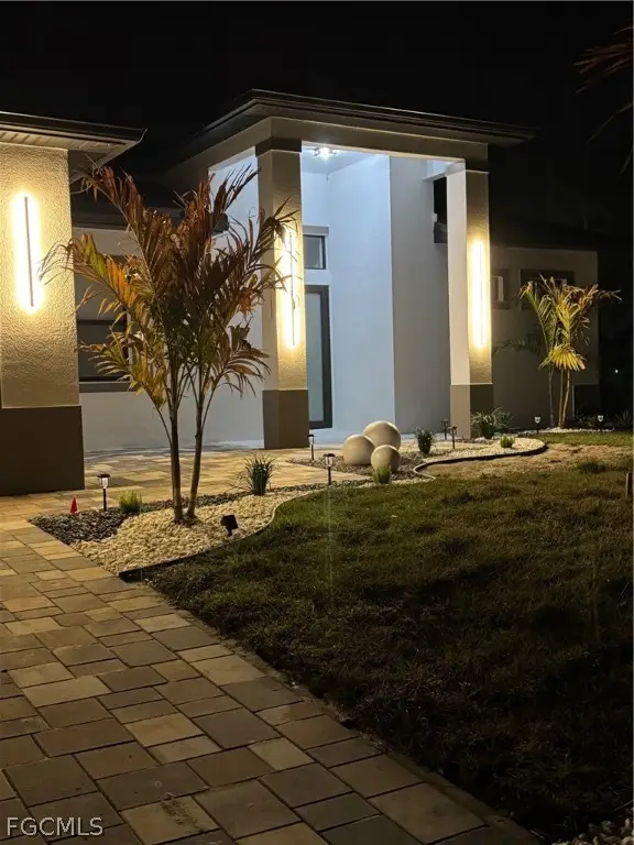 3917 33rd Street Sw, Lehigh Acres, FL 33976