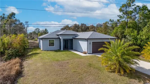 816 Bell Boulevard S, Lehigh Acres, FL 33974