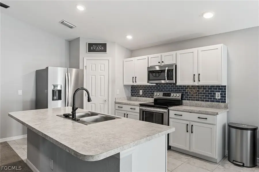 3306 NE 8th Place, Cape Coral, FL 33909 - #3