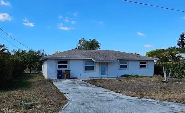2825 E Cypress Avenue, Fort Myers, FL 33905