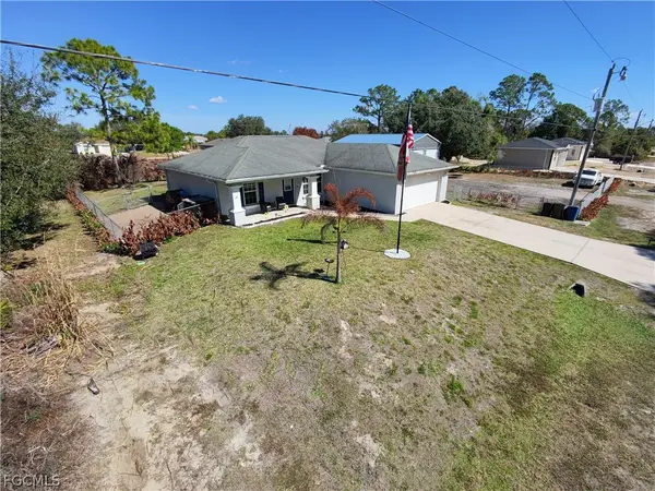 2912 52nd Street W, Lehigh Acres, FL 33971