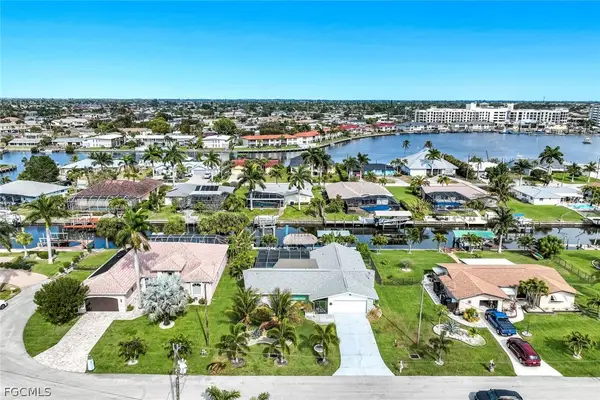419 Pinecrest Court, Cape Coral, FL 33904