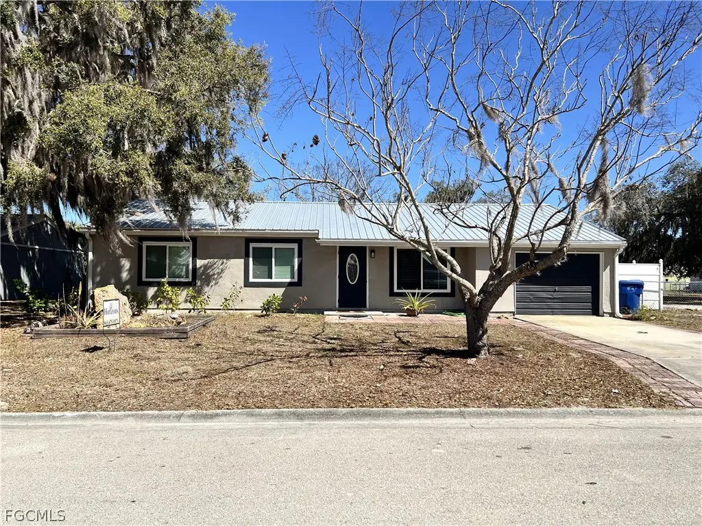 4040 S Edgewater Circle, Labelle, FL 33935 - #1