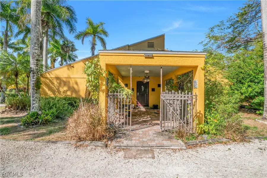 184 W Mariana Avenue, North Fort Myers, FL 33903 - #2