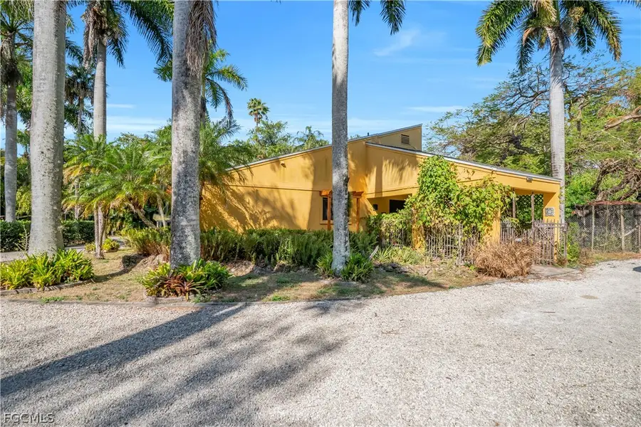 184 W Mariana Avenue, North Fort Myers, FL 33903 - #3