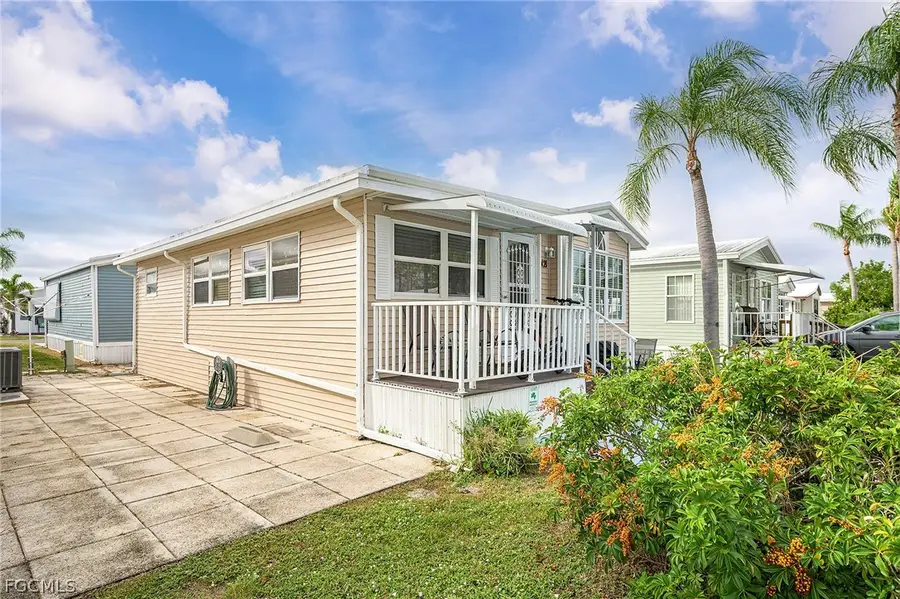 121 Caravan Circle, North Fort Myers, FL 33903 - #3