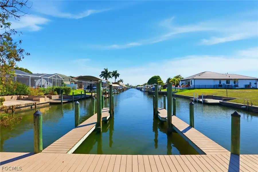 828 SW 52nd Street, Cape Coral, FL 33914 - #2