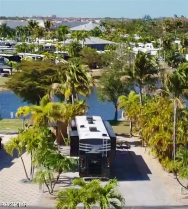 662 Barracuda Bend, Fort Myers Beach, FL 33931