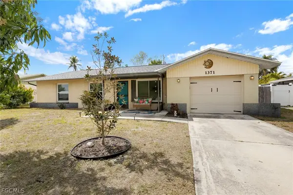 1371 Torreya Circle, North Fort Myers, FL 33917