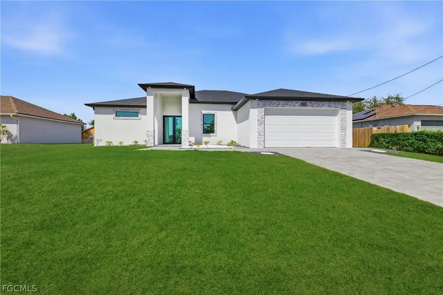 921 NE 15th Street, Cape Coral, FL 33909 - #3