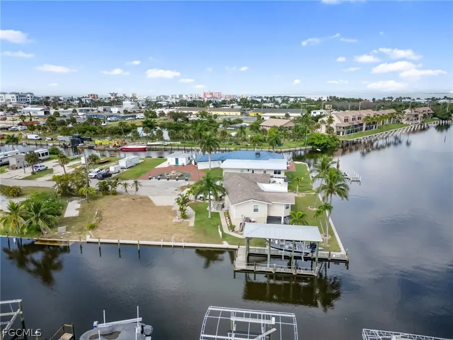 870 Oak Street, Fort Myers Beach, FL 33931 - #3