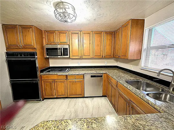 135 Powell Creek Circle, North Fort Myers, FL 33917