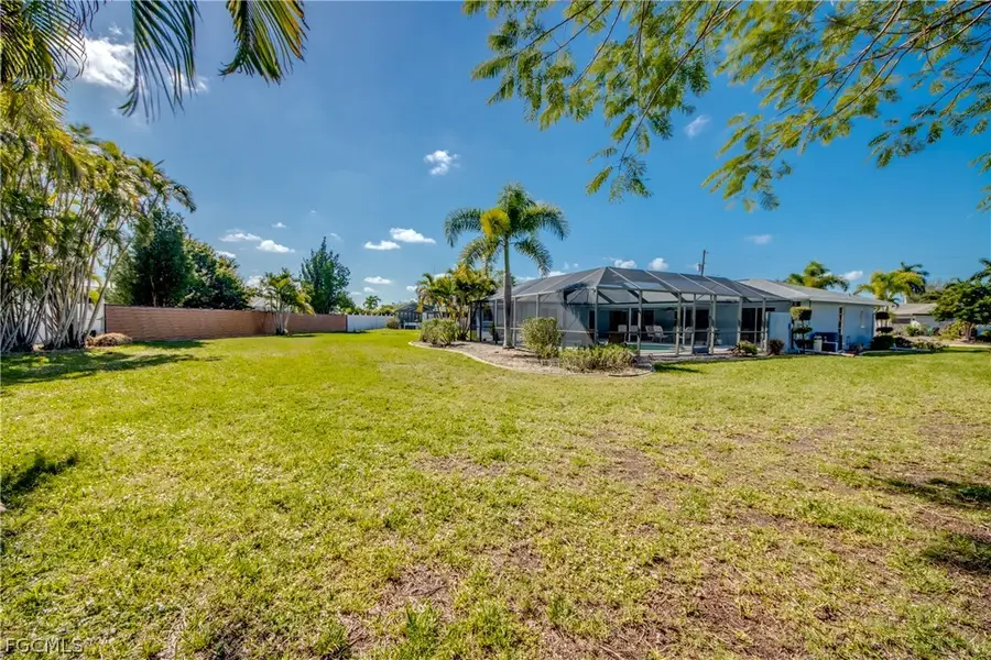 3945 SE 9th Court, Cape Coral, FL 33904 - #3