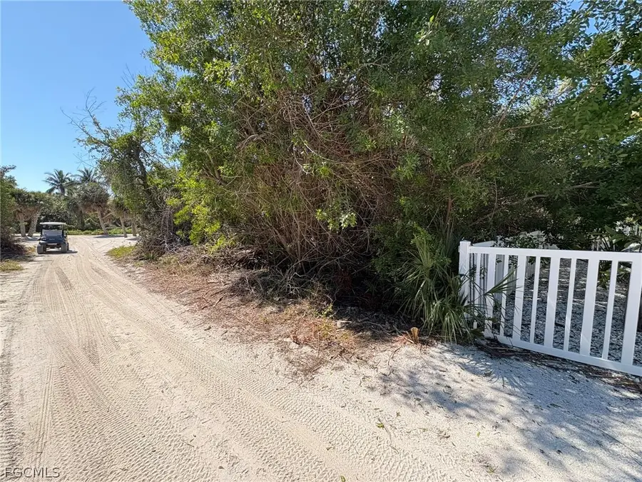 516 Longboat Circle, Captiva, FL 33924 - #2