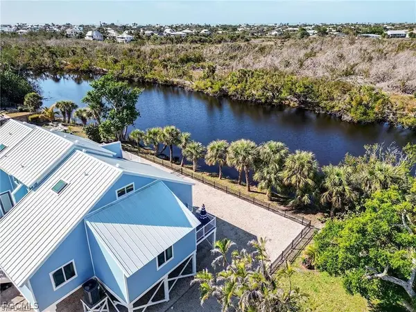 785 Rabbit Road, Sanibel, FL 33957