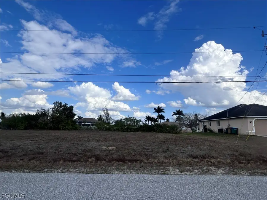 925 NW 3rd Place, Cape Coral, FL 33993 - #2