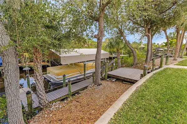 9262 Palm Island Circle, North Fort Myers, FL 33903