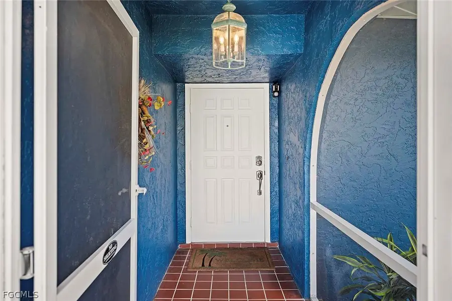 918 SE 28th Terrace, Cape Coral, FL 33904 - #3