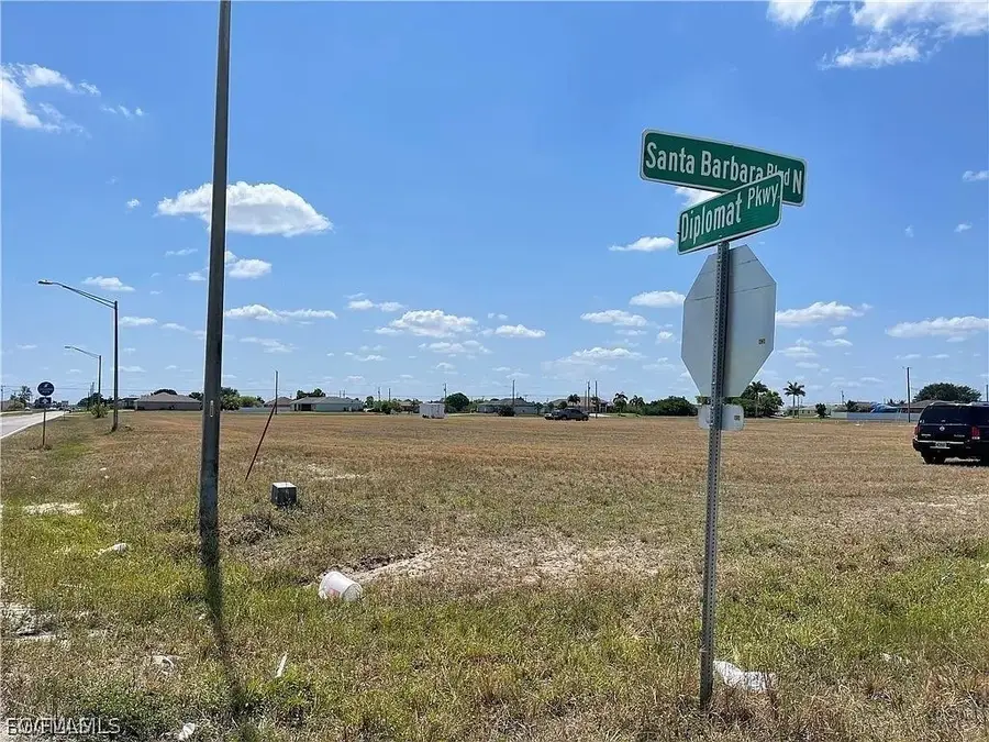 16 Diplomat Parkway E, Cape Coral, FL 33909 - #2