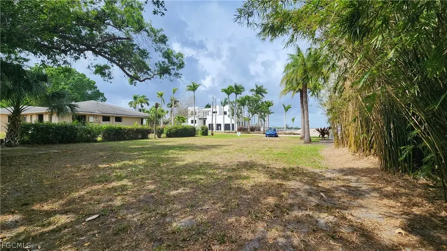 4528 E Riverside Drive, Fort Myers, FL 33905 - #2