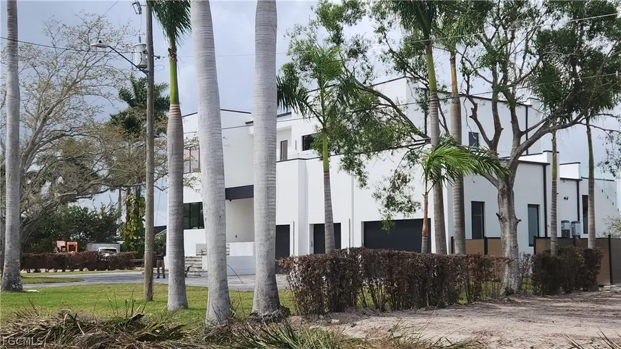 4528 E Riverside Drive, Fort Myers, FL 33905 - #3