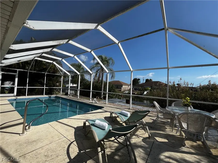 546 SE 4th Street, Cape Coral, FL 33990 - #2