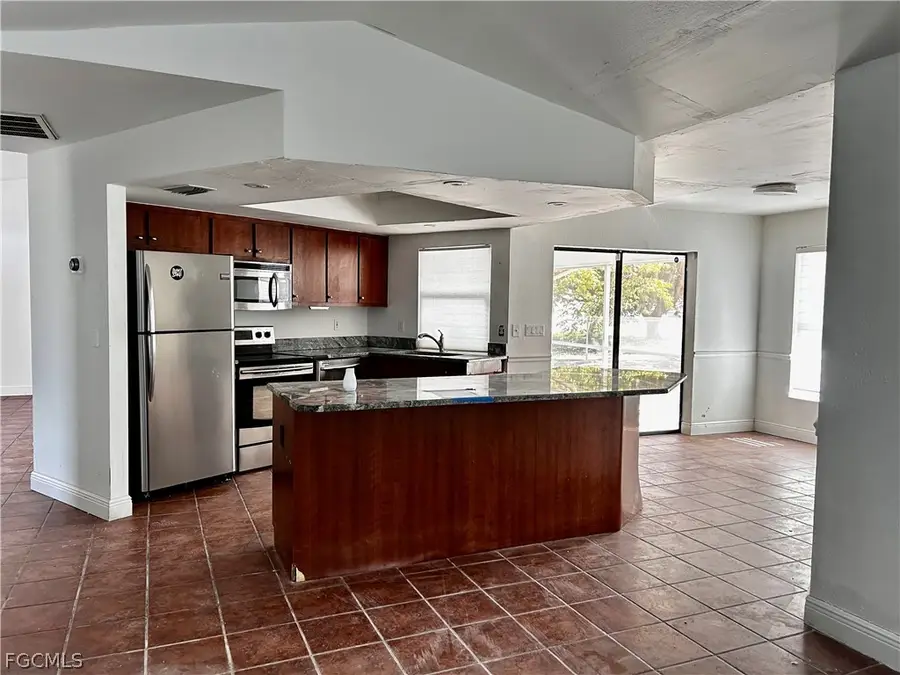 310 SE 29th Terrace, Cape Coral, FL 33904 - #2