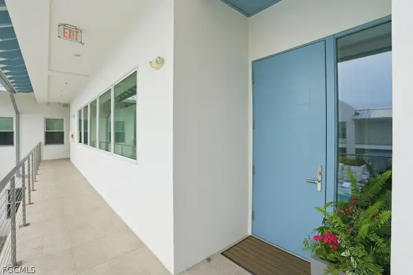 201 8th Street S #309, Naples, FL 34102