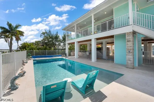 5545 Avenida Pescadora, Fort Myers Beach, FL 33931