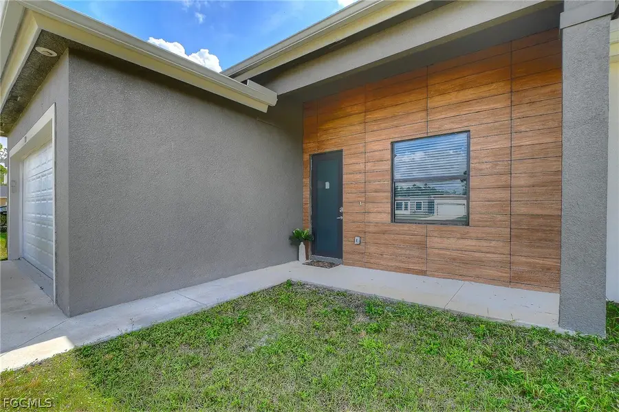 133 Greenbriar Boulevard, Lehigh Acres, FL 33972 - #2